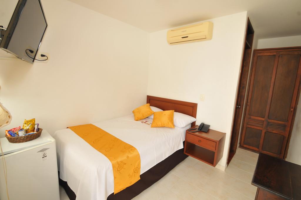 Hotel San Julian بوغا الغرفة الصورة