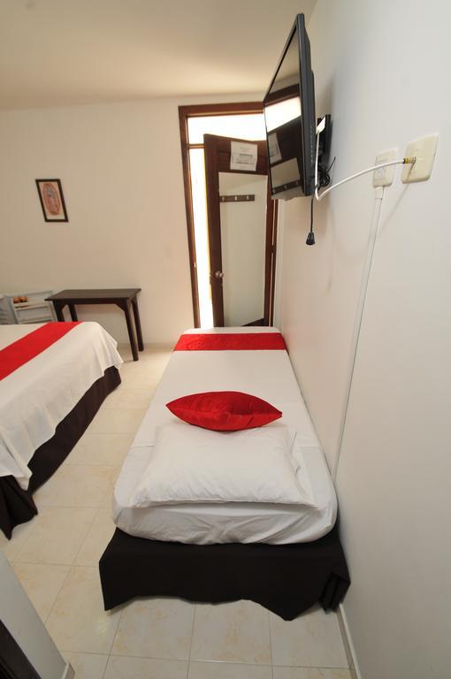 Hotel San Julian بوغا الغرفة الصورة