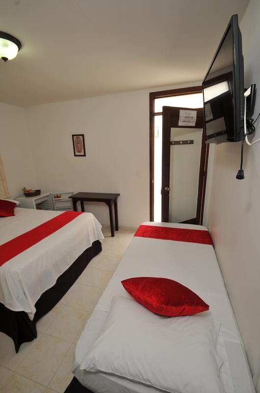 Hotel San Julian بوغا المظهر الخارجي الصورة