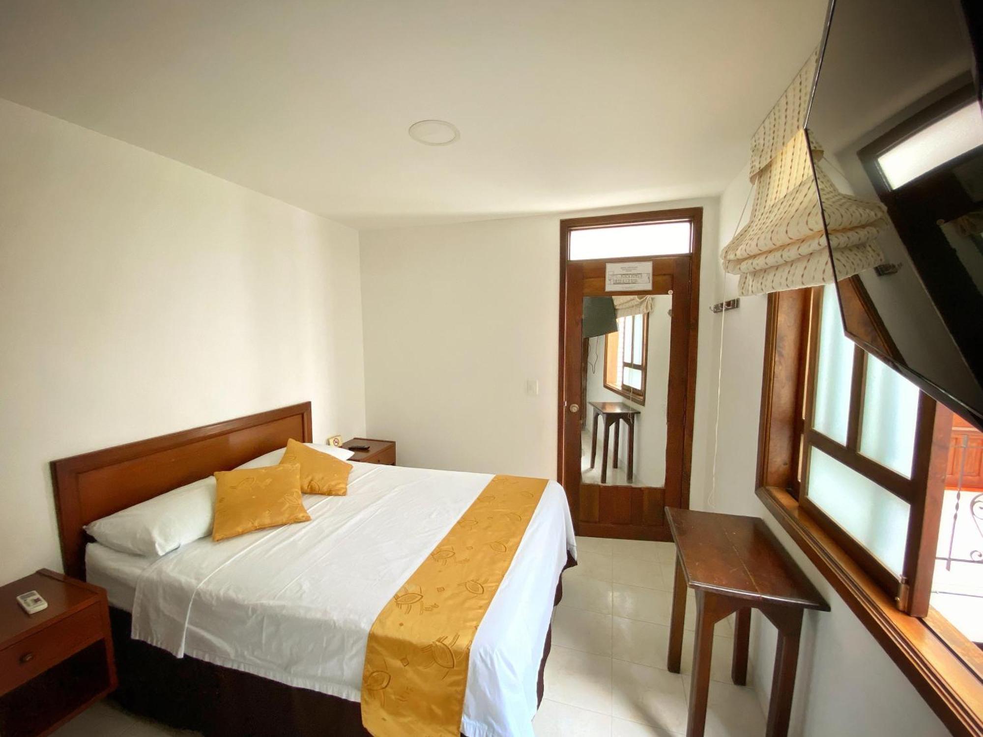 Hotel San Julian بوغا المظهر الخارجي الصورة