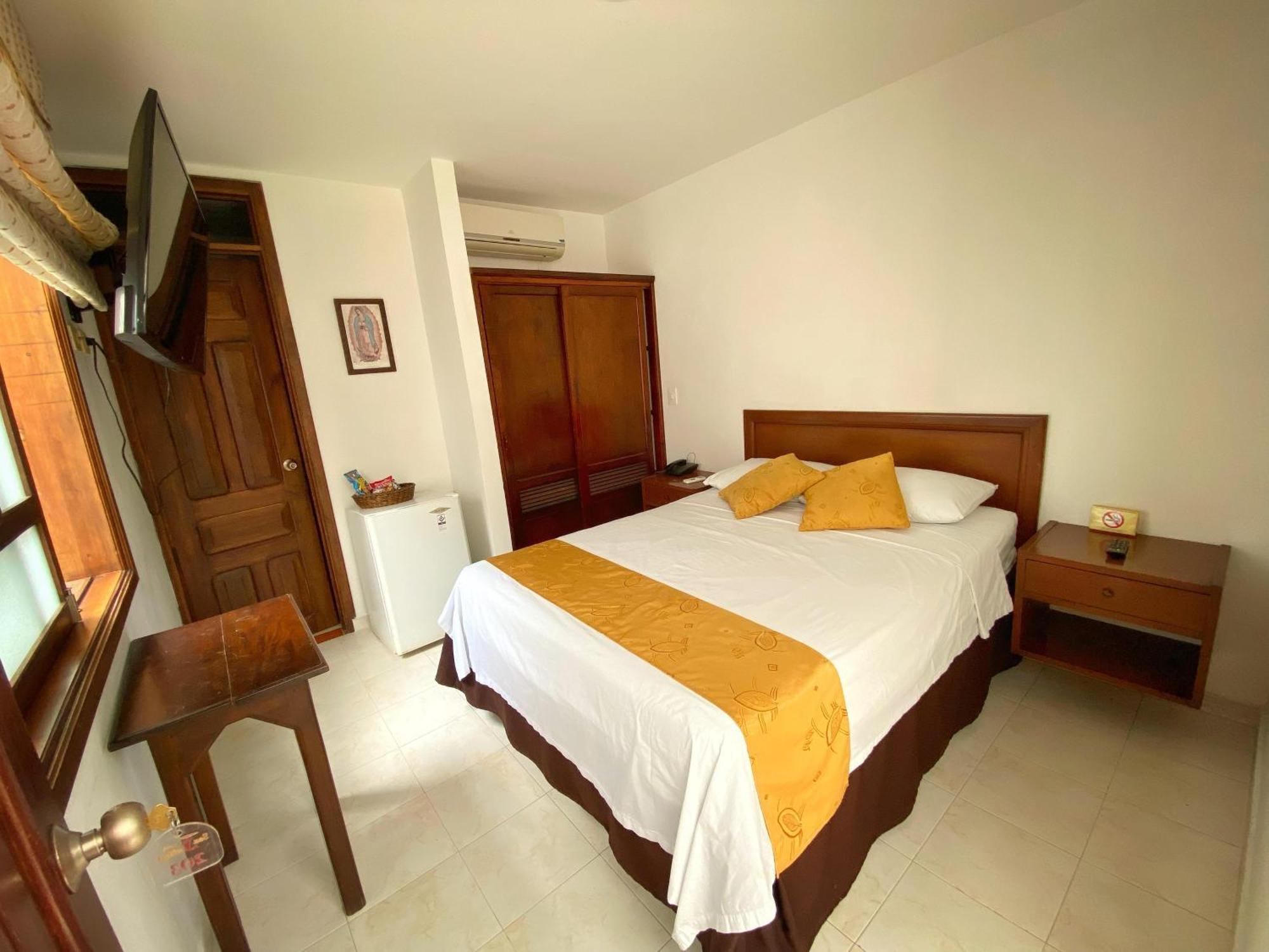 Hotel San Julian بوغا المظهر الخارجي الصورة