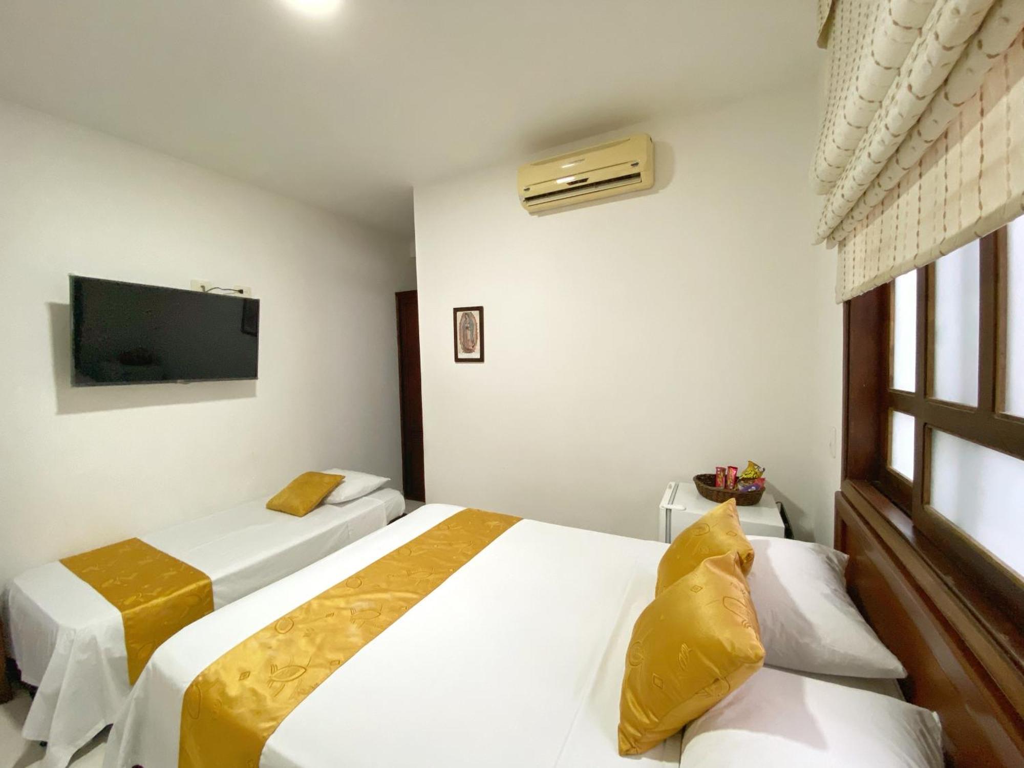Hotel San Julian بوغا المظهر الخارجي الصورة