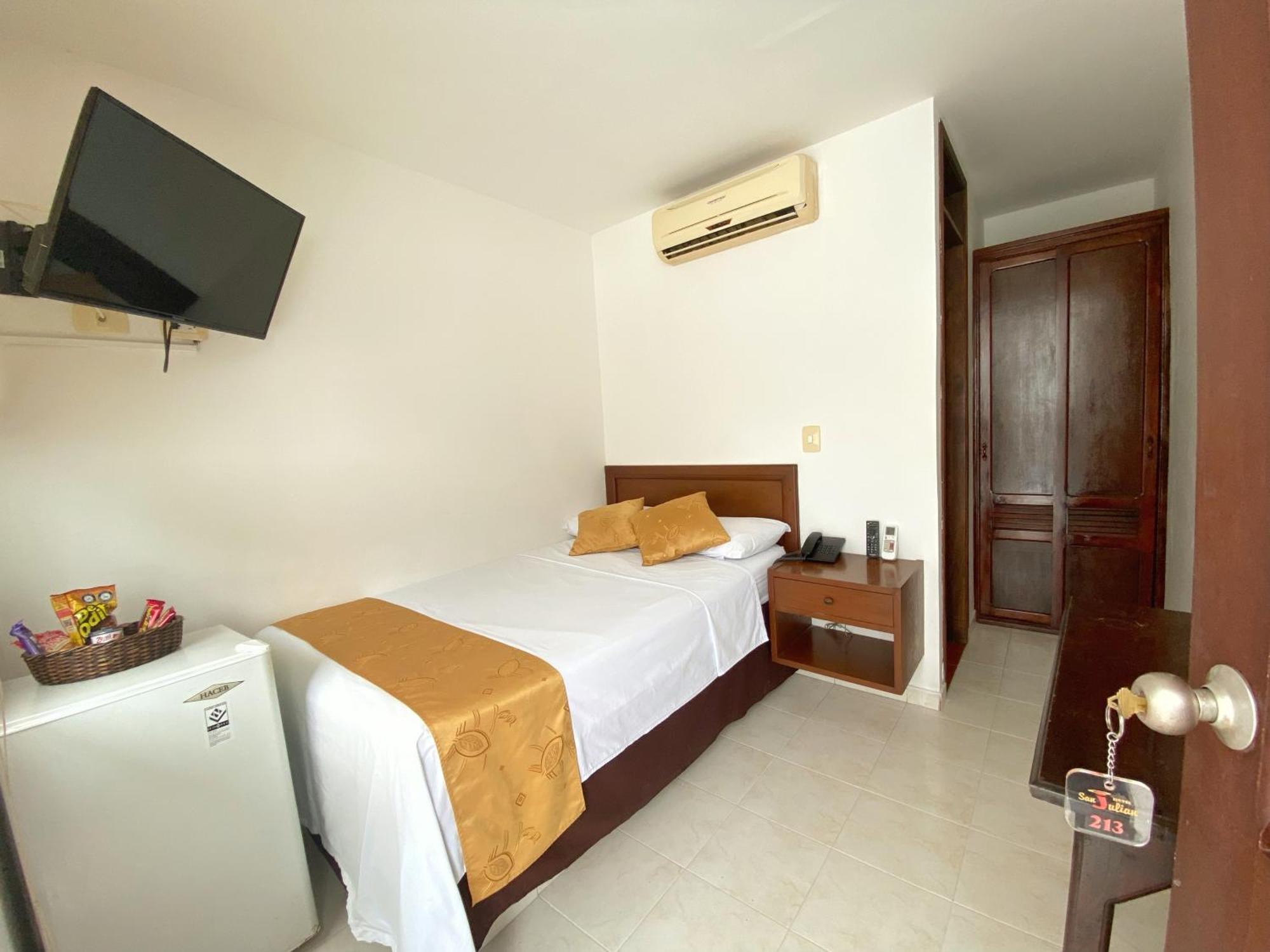 Hotel San Julian بوغا المظهر الخارجي الصورة
