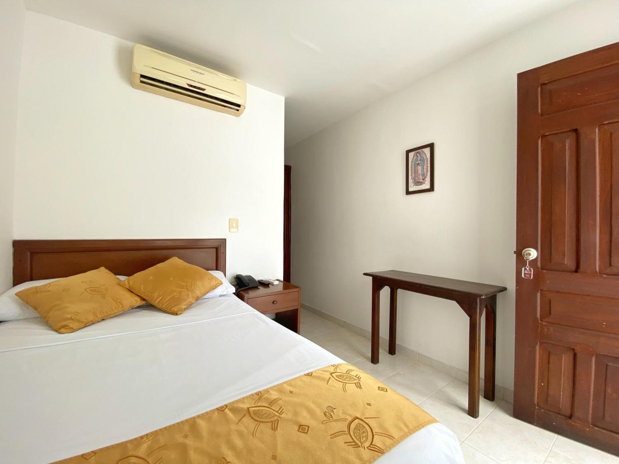 Hotel San Julian بوغا المظهر الخارجي الصورة